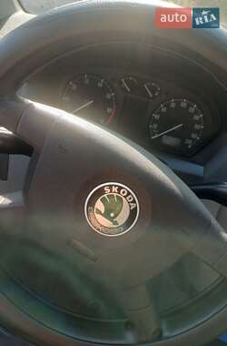 Хэтчбек Skoda Fabia 2003 в 