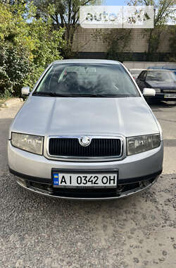 Седан Skoda Fabia 2002 в Киеве