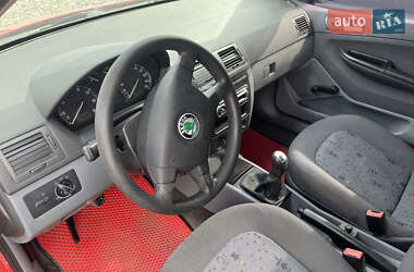 Хэтчбек Skoda Fabia 2003 в Хусте