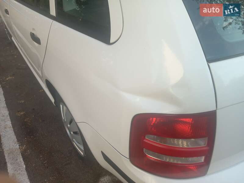 Універсал Skoda Fabia 2003 в Полтаві