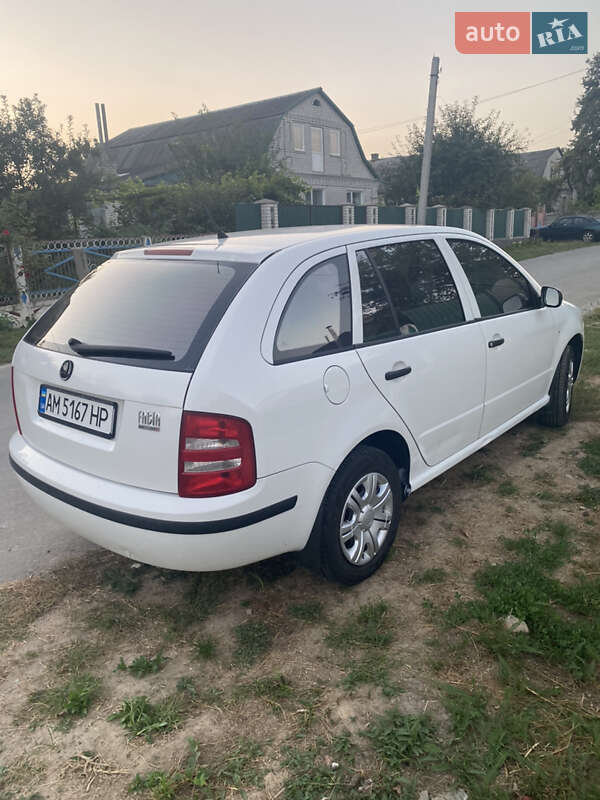 Універсал Skoda Fabia 2004 в Житомирі
