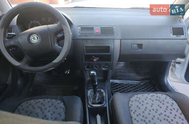 Хэтчбек Skoda Fabia 2006 в 