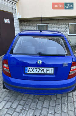 Хэтчбек Skoda Fabia 2002 в 