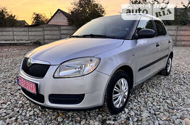 Хэтчбек Skoda Fabia 2010 в Луцке