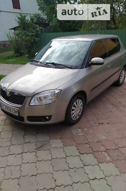 Хэтчбек Skoda Fabia 2010 в Городке