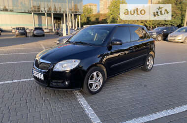 Хэтчбек Skoda Fabia 2010 в Одессе