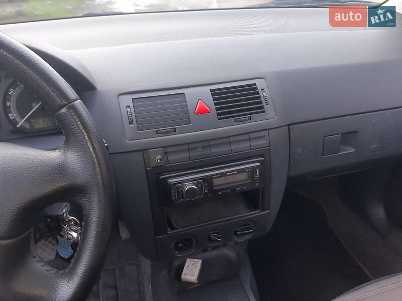 Седан Skoda Fabia 2007 в Луцьку
