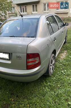 Седан Skoda Fabia 2006 в Львове