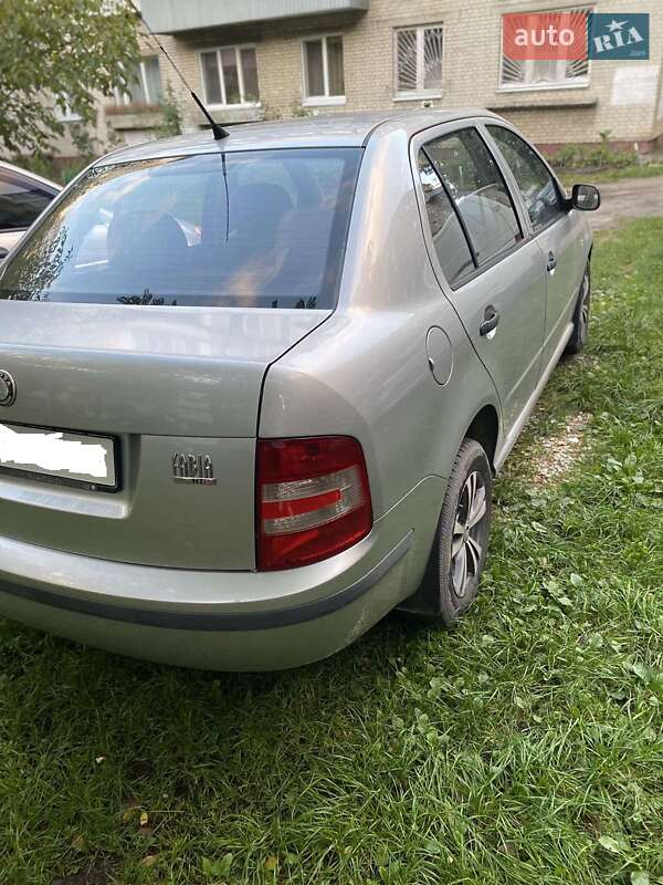 Седан Skoda Fabia 2006 в Львове