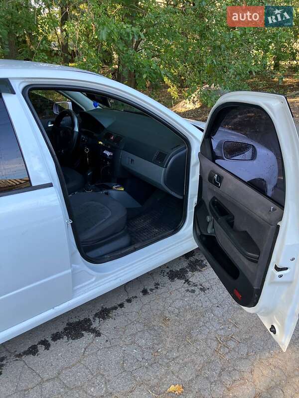 Хетчбек Skoda Fabia 2001 в Немирові