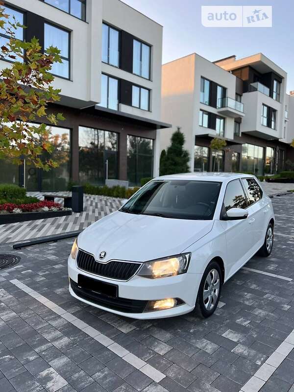 Хэтчбек Skoda Fabia 2016 в Ужгороде