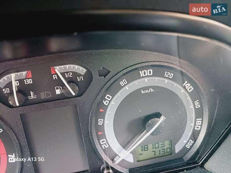 Седан Skoda Fabia 2005 в Дубовому