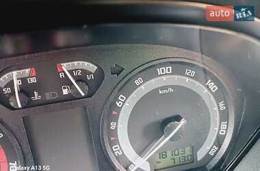Седан Skoda Fabia 2005 в 