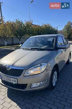 Хэтчбек Skoda Fabia 2013 в Сваляве