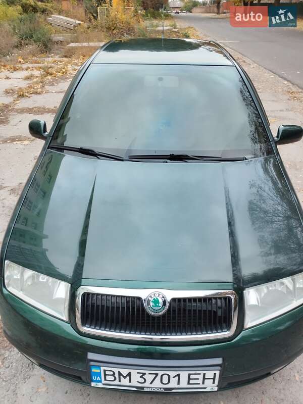 Седан Skoda Fabia 2001 в Ромнах