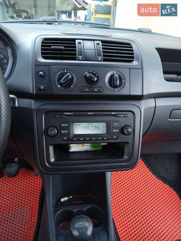 Хетчбек Skoda Fabia 2011 в Хмельницькому