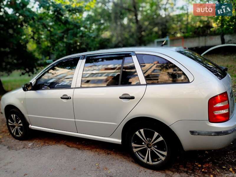 Універсал Skoda Fabia 2002 в Чернігові