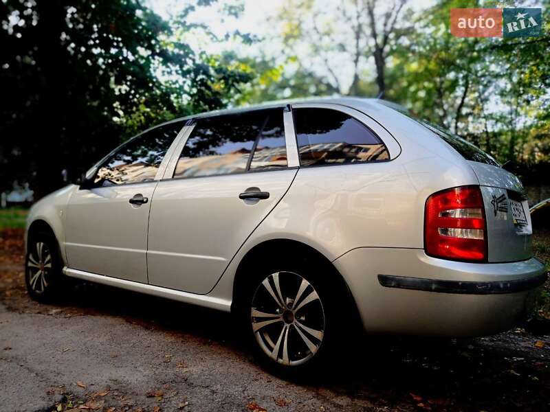 Універсал Skoda Fabia 2002 в Чернігові