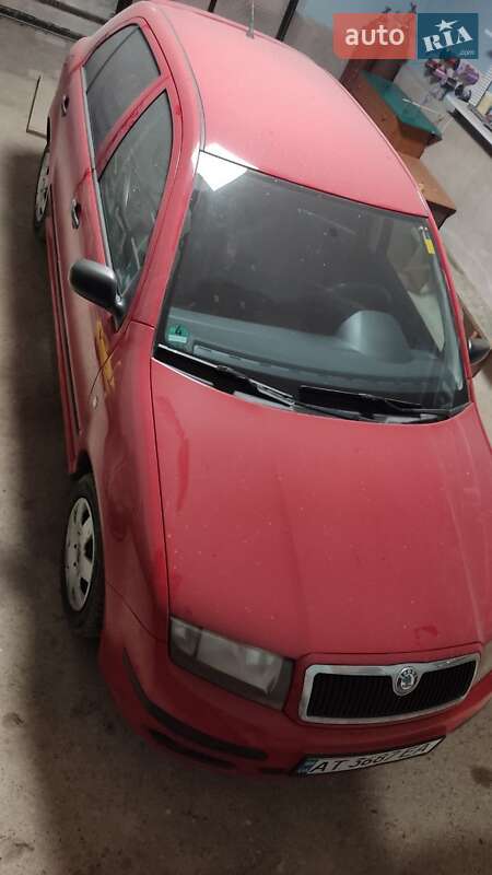 Хэтчбек Skoda Fabia 2006 в Черновцах