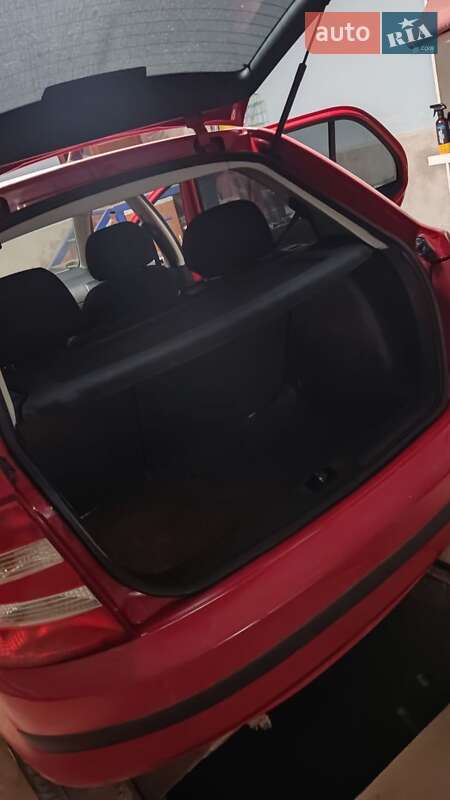 Хэтчбек Skoda Fabia 2006 в Черновцах