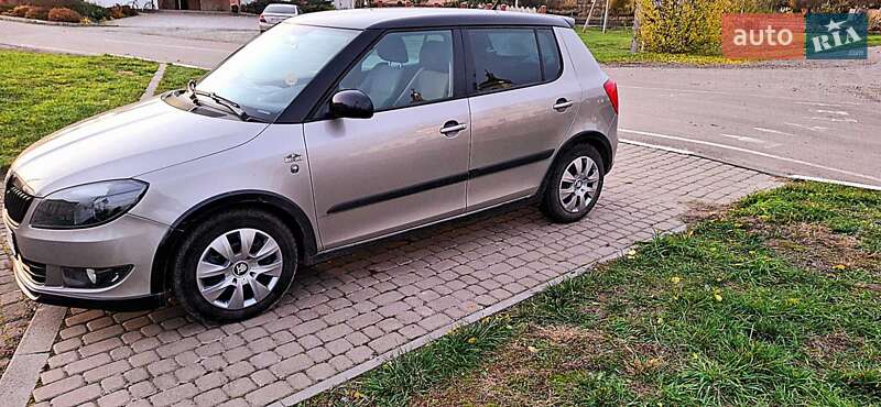 Хэтчбек Skoda Fabia 2011 в Дубно