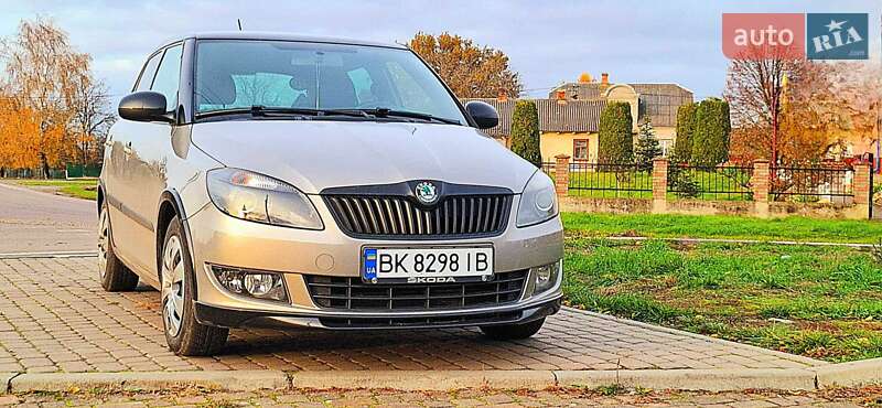 Хэтчбек Skoda Fabia 2011 в Дубно