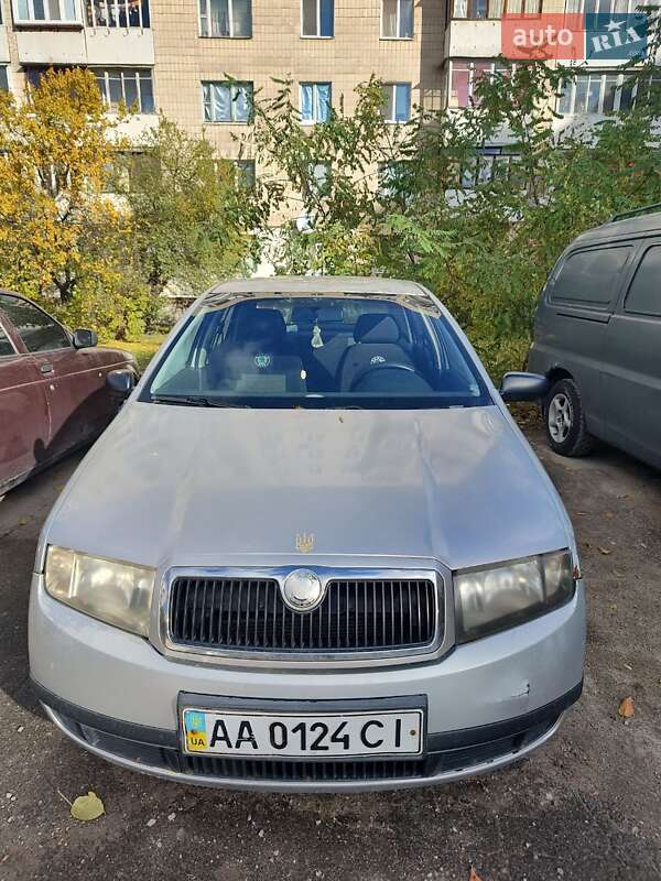 Седан Skoda Fabia 2006 в Києві