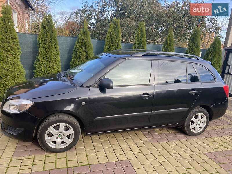Універсал Skoda Fabia 2011 в Луцьку