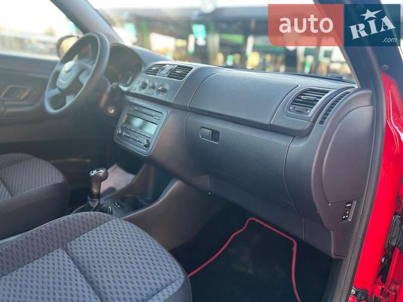 Хэтчбек Skoda Fabia 2012 в Луцке