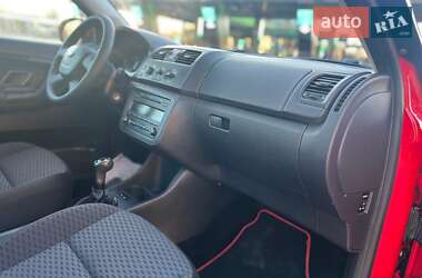 Хэтчбек Skoda Fabia 2012 в 