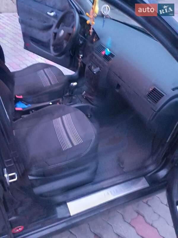 Седан Skoda Fabia 2002 в Городке