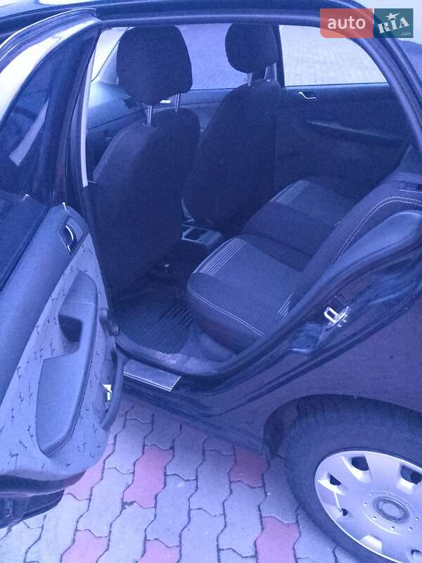 Седан Skoda Fabia 2002 в Городке