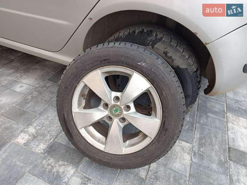 Хэтчбек Skoda Fabia 2005 в Лозовой