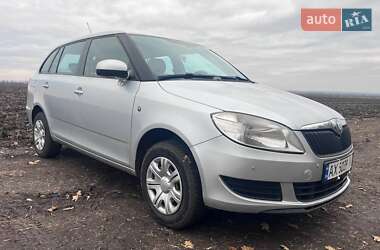 Універсал Skoda Fabia 2010 в Дніпрі