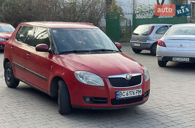 Хэтчбек Skoda Fabia 2009 в 