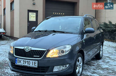 Универсал Skoda Fabia 2011 в Ровно