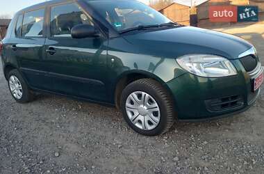 Хэтчбек Skoda Fabia 2008 в 