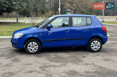 Хэтчбек Skoda Fabia 2009 в 