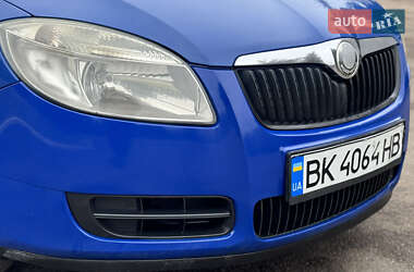 Хэтчбек Skoda Fabia 2009 в 