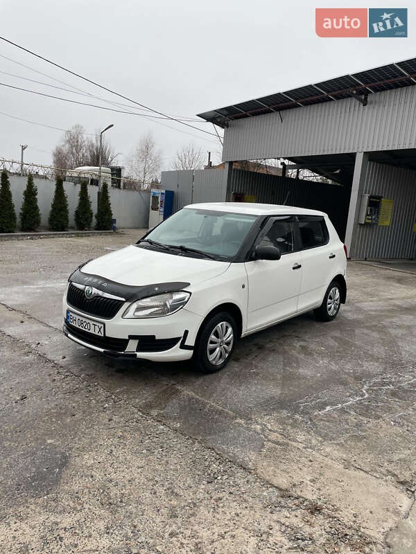 Хетчбек Skoda Fabia 2012 в Ромнах