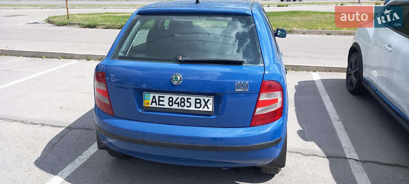 Хэтчбек Skoda Fabia 2004 в Днепре