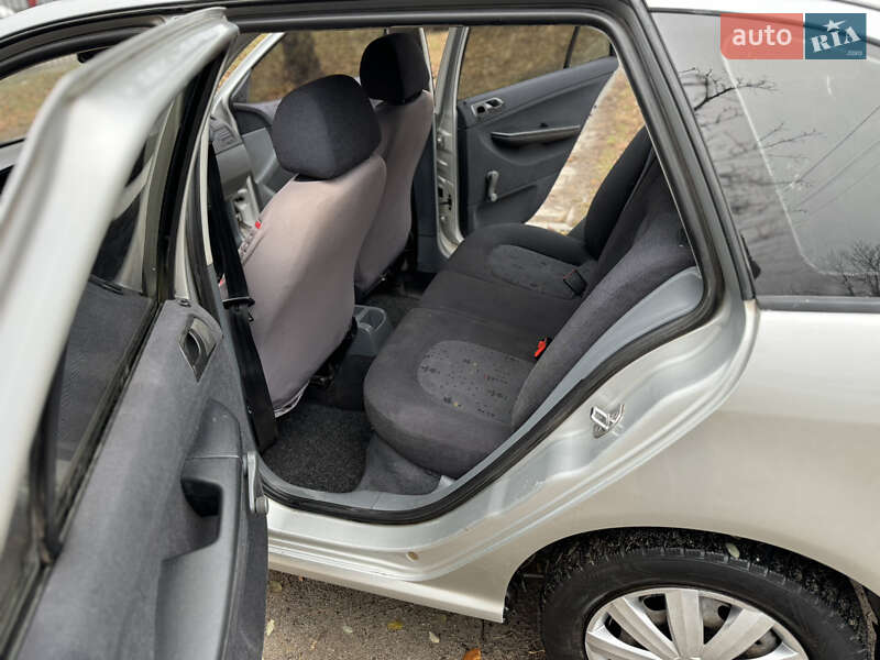Универсал Skoda Fabia 2001 в Днепре