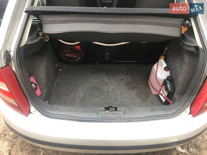 Хетчбек Skoda Fabia 2006 в Дніпрі