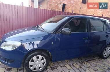 Хэтчбек Skoda Fabia 2012 в 
