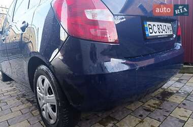 Хэтчбек Skoda Fabia 2012 в 