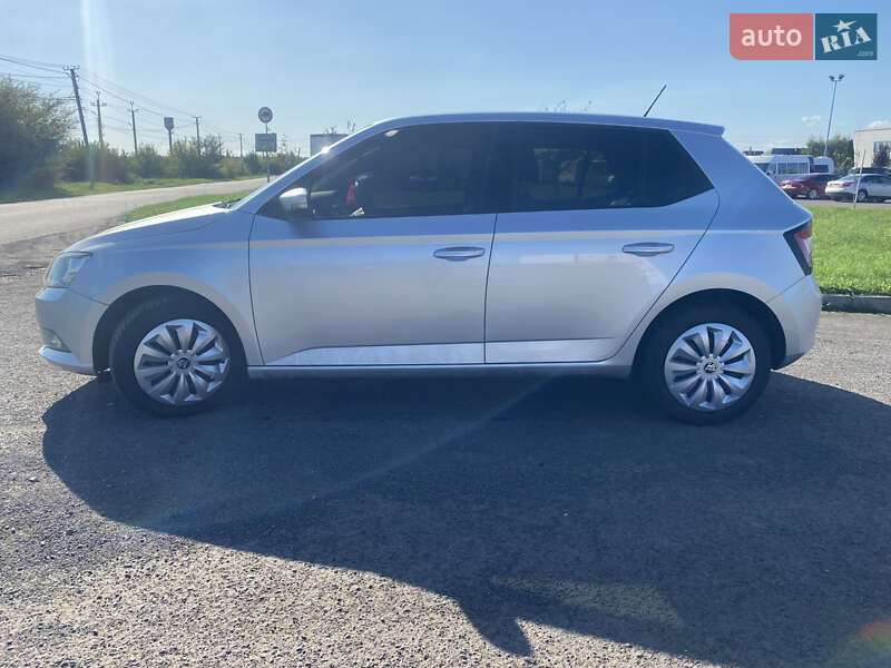 Хэтчбек Skoda Fabia 2016 в Ужгороде
