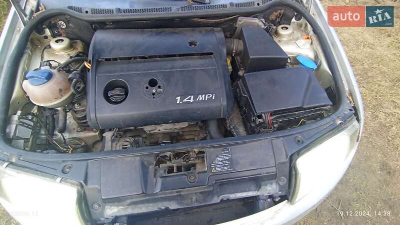 Хэтчбек Skoda Fabia 2000 в Сходнице