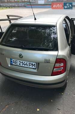 Хэтчбек Skoda Fabia 2004 в 