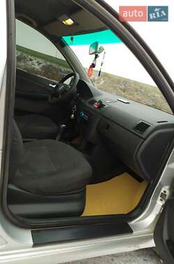 Седан Skoda Fabia 2002 в 