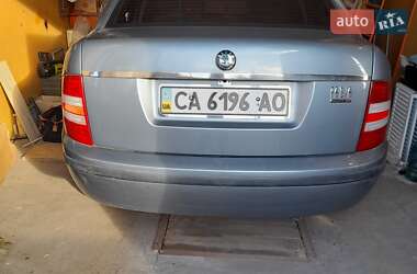 Седан Skoda Fabia 2004 в 